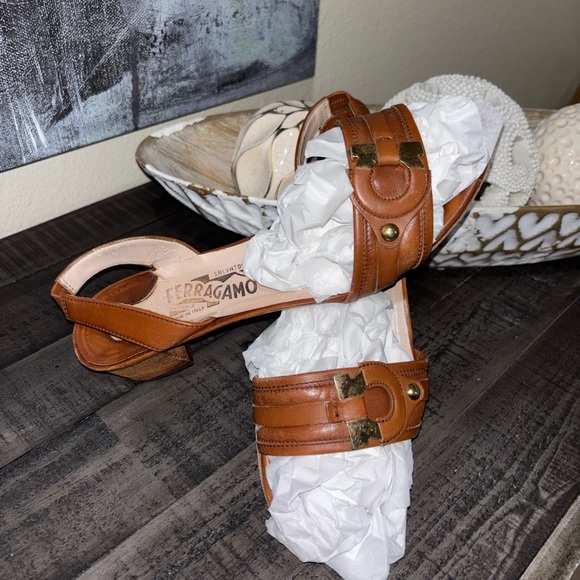 VINTAGE SALVATORE FERRAGAMO MADE IN ITALY. sling back sandals SZ 8.5 - Picture 4 of 11